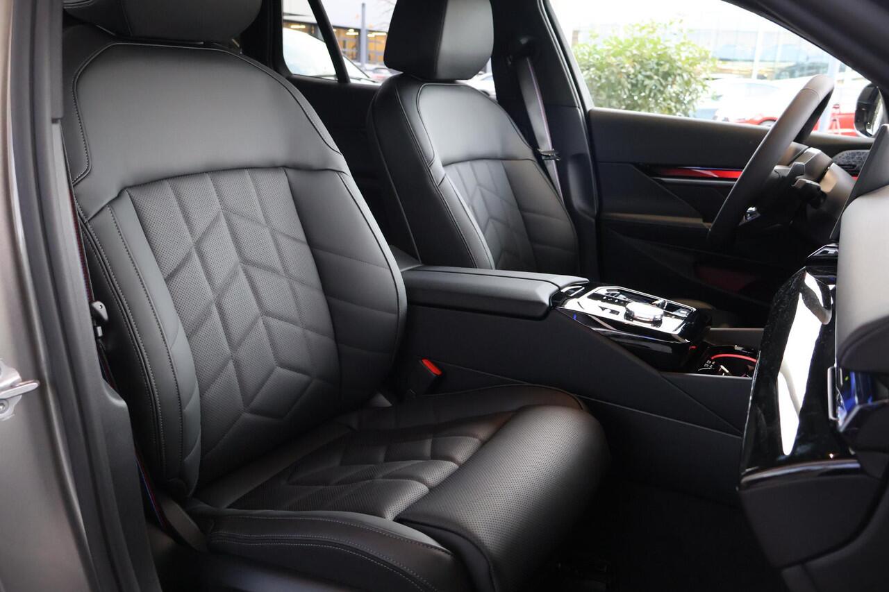 BMW 5-SERIE 550e xDrive Touring | M Sportpakket Pro | Innovation Package | Travel Pack | Comfort Pack