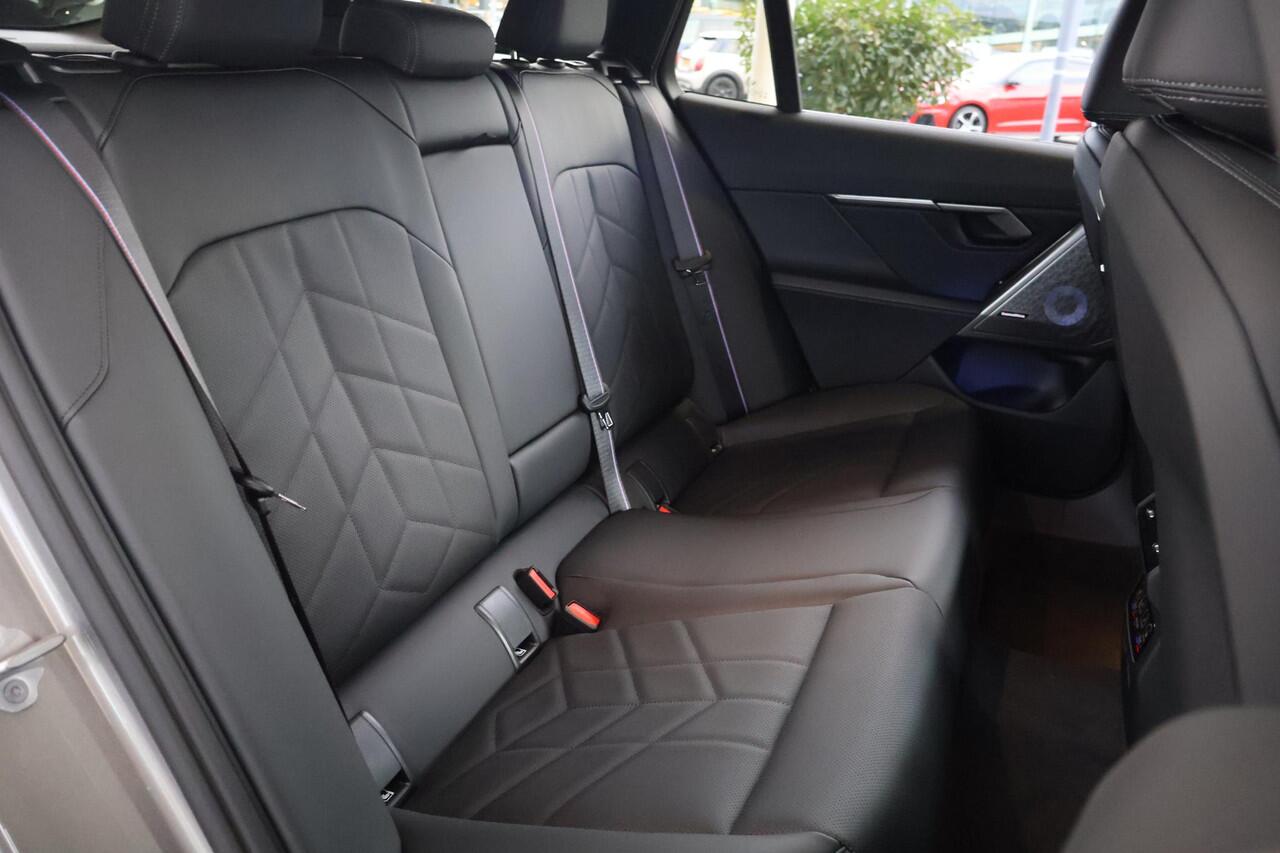 BMW 5-SERIE 550e xDrive Touring | M Sportpakket Pro | Innovation Package | Travel Pack | Comfort Pack