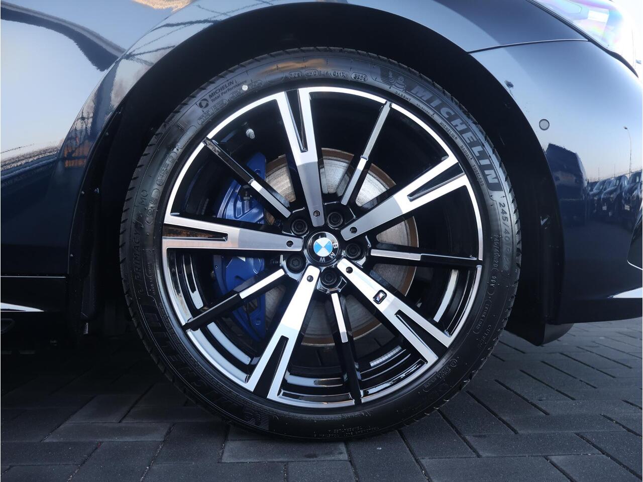 BMW 5-SERIE 550e xDrive Touring | M Sportpakket Pro | Innovation Pack | Travel Packj | Comfort Pack