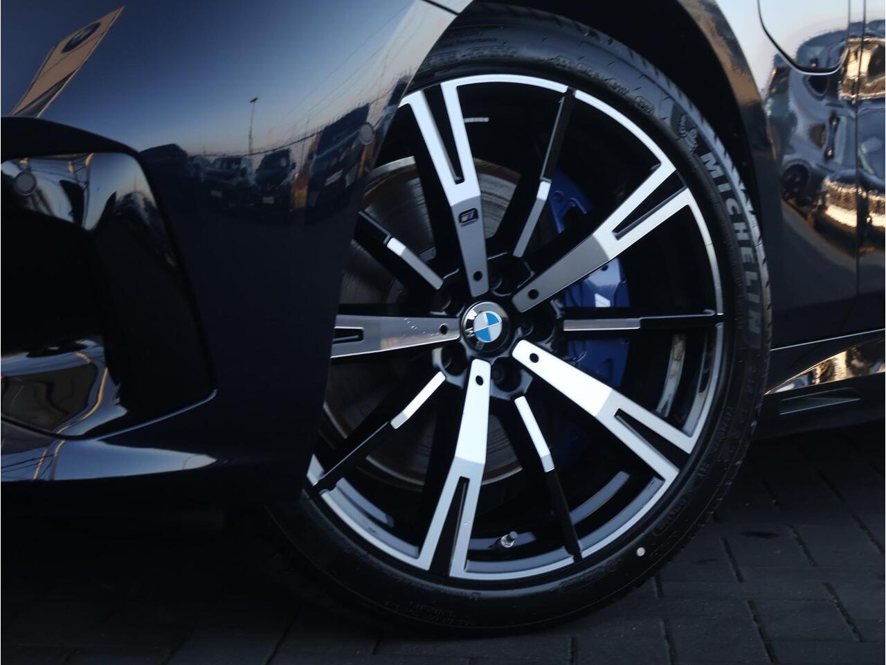 BMW 5-SERIE 550e xDrive Touring | M Sportpakket Pro | Innovation Pack | Travel Packj | Comfort Pack