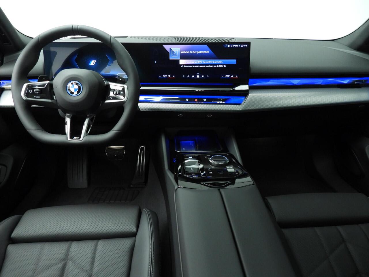 BMW 5-SERIE 530e M Sport Edition | M Sportpakket Pro | Innovation Pack | Travel Pack | Panoramadak