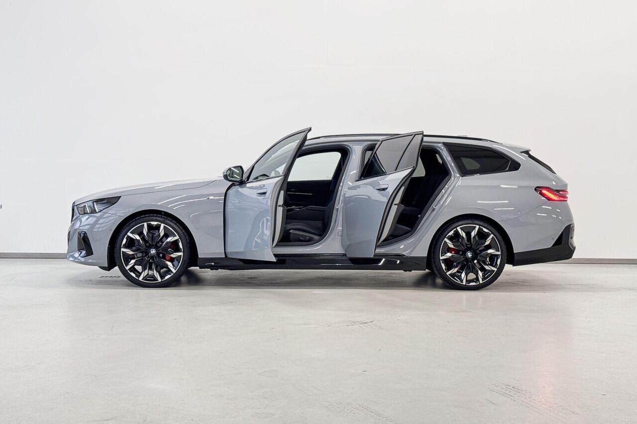 BMW 5-SERIE Touring 520i | M Sport Pro | Innovation Pack | Travel Pack | Glazen Panoramadak | VPLD