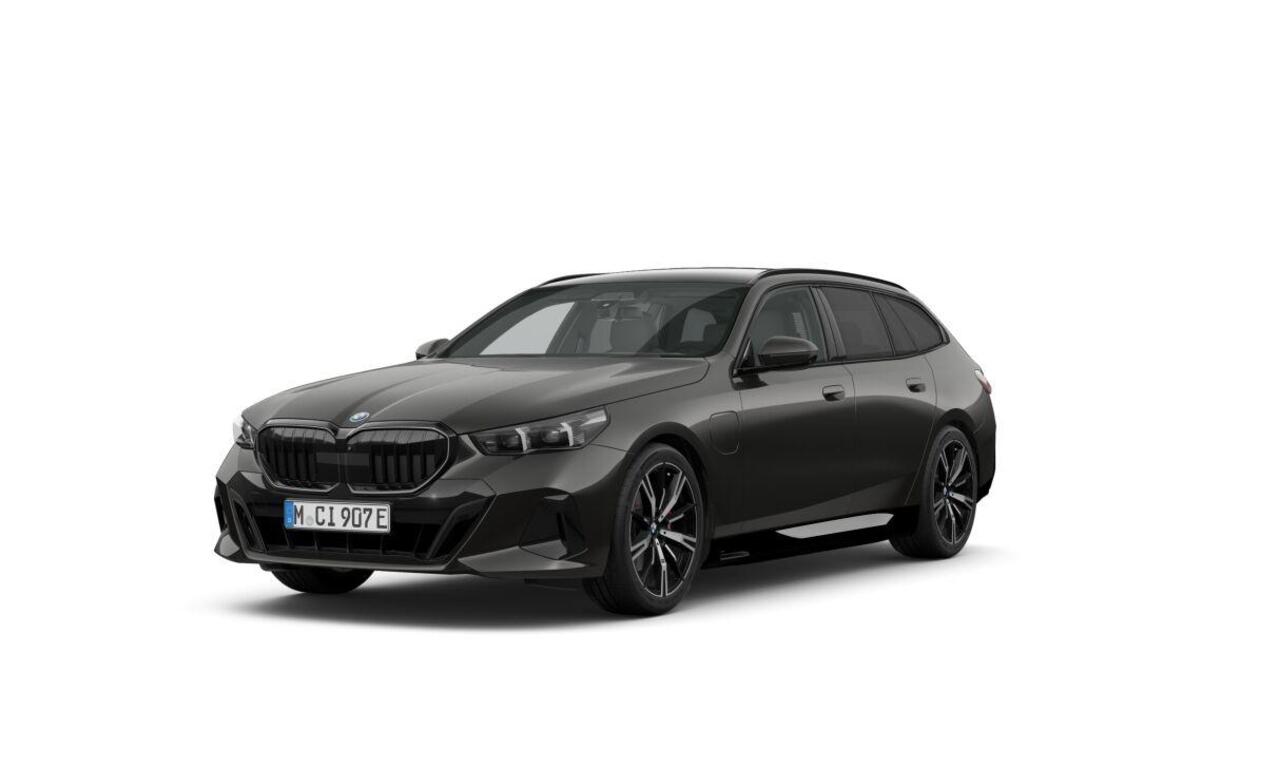 BMW 5-SERIE Touring 530e M Sportpakket Pro | Panoramadak | Elektr. Trekhaak | Stuurwielverwarming | Ekris Selection