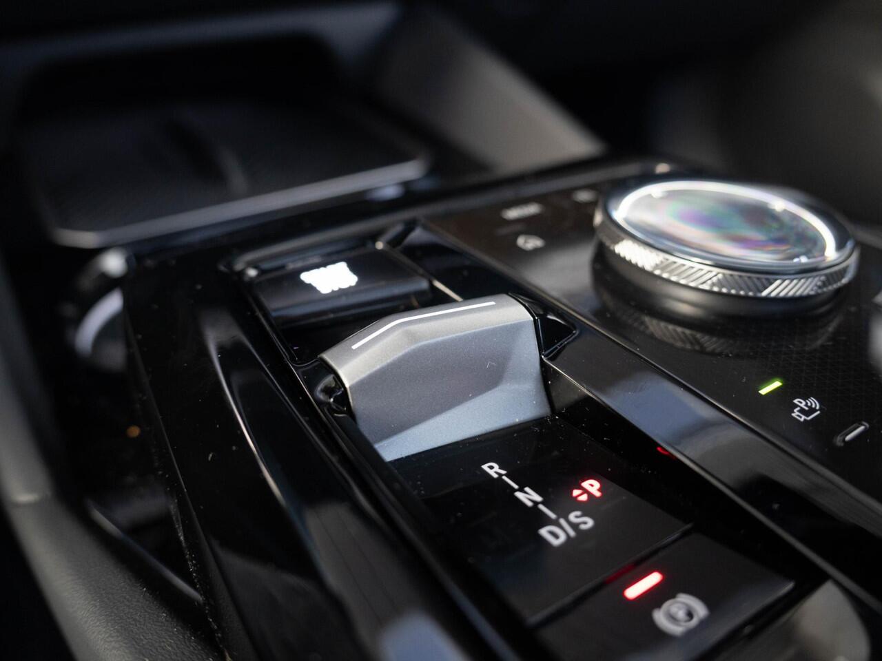 BMW 5-SERIE Sedan 520i | M Sportpakket | Innovation Pack | Stuurwielrand verwarmd | Comfort Access | Panoramadak | Stoelverwarming | Harman-Kardon | Trekhaak | Ekris Selection