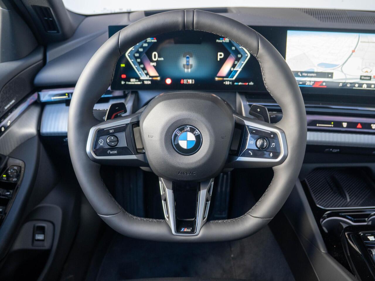 BMW 5-SERIE Sedan 520i | M Sportpakket | Innovation Pack | Stuurwielrand verwarmd | Comfort Access | Panoramadak | Stoelverwarming | Harman-Kardon | Trekhaak | Ekris Selection