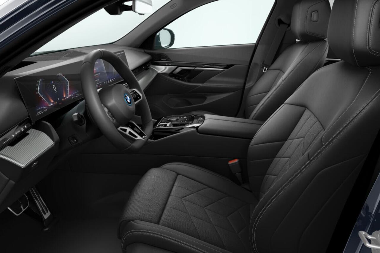 BMW 5-SERIE Touring 530e M Sport Edition | M Sportpakket | Innovation Pack | Travel Pack | Comfort Pack | Trekhaak