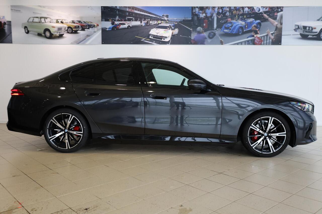 BMW 5-SERIE Sedan 530e M Sportpakket Pro | Driving Assistant Plus | Harman Kardon | Elektr. Trekhaak | Ekris Selection