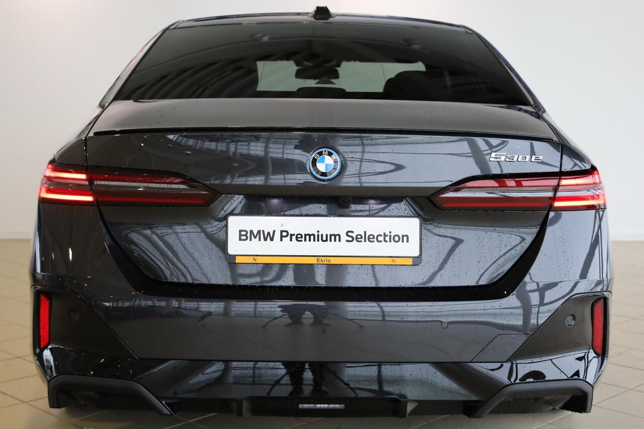 BMW 5-SERIE Sedan 530e M Sportpakket Pro | Driving Assistant Plus | Harman Kardon | Elektr. Trekhaak | Ekris Selection