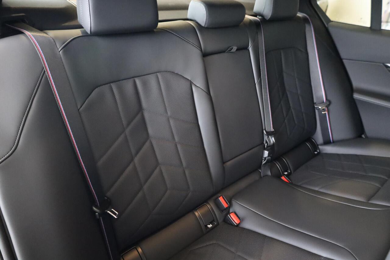 BMW 5-SERIE Sedan 530e M Sportpakket Pro | Driving Assistant Plus | Harman Kardon | Elektr. Trekhaak | Ekris Selection