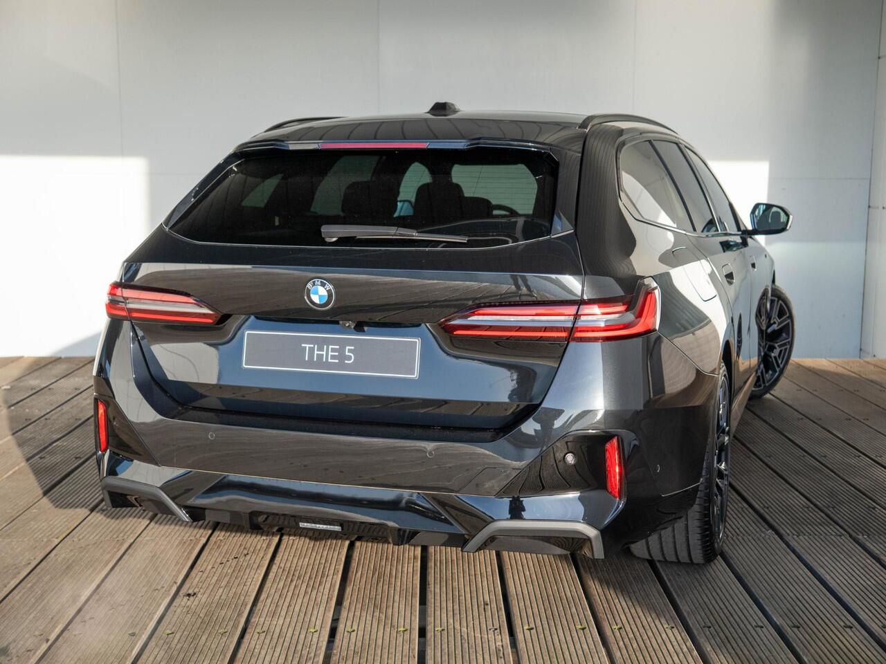 BMW 5-SERIE Touring 520i | M Sportpakket Pro | Equipment Pack Pro | Travel Pack | Showroom Selection