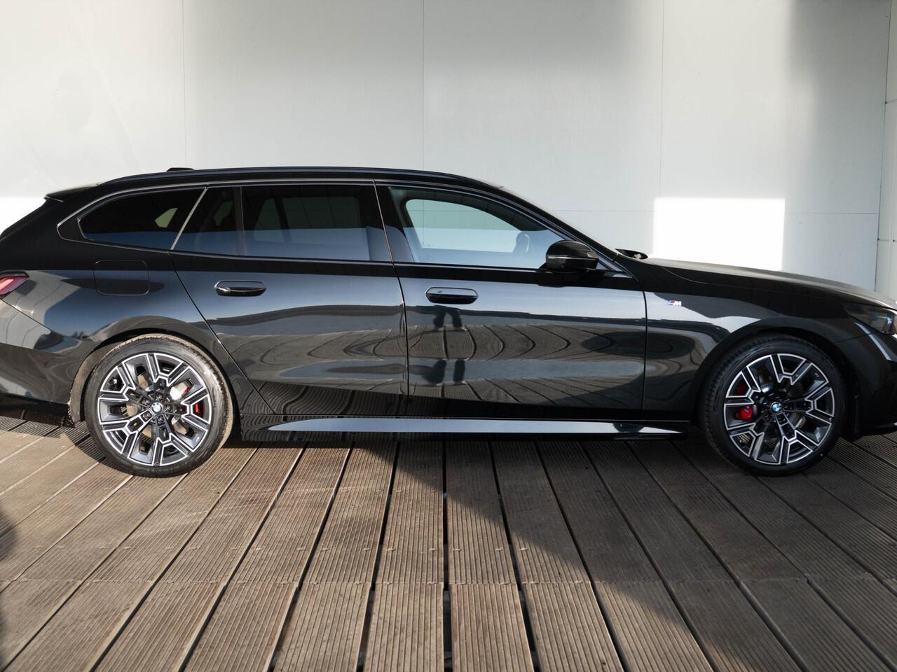 BMW 5-SERIE Touring 520i | M Sportpakket Pro | Equipment Pack Pro | Travel Pack | Showroom Selection