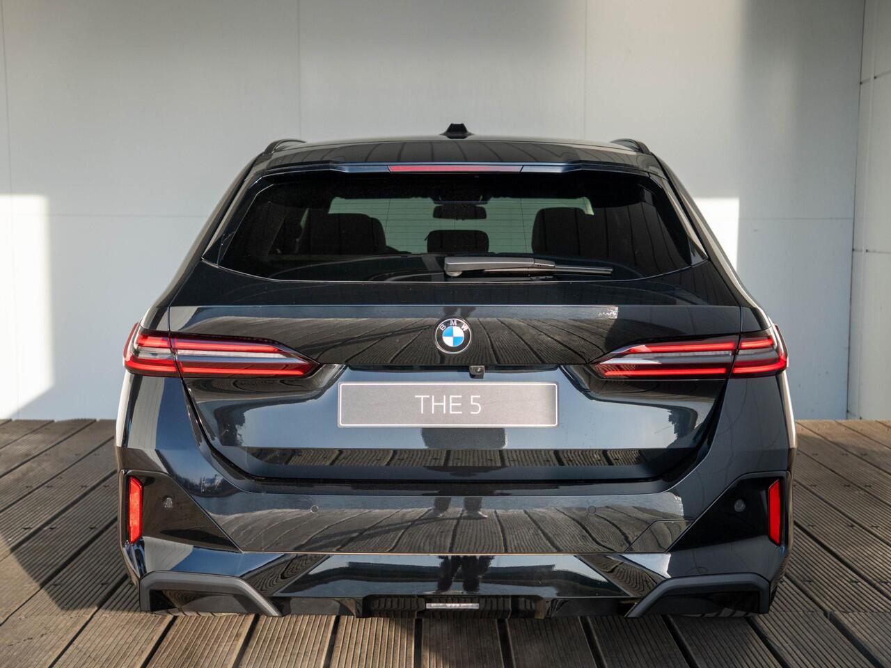 BMW 5-SERIE Touring 520i | M Sportpakket Pro | Equipment Pack Pro | Travel Pack | Showroom Selection