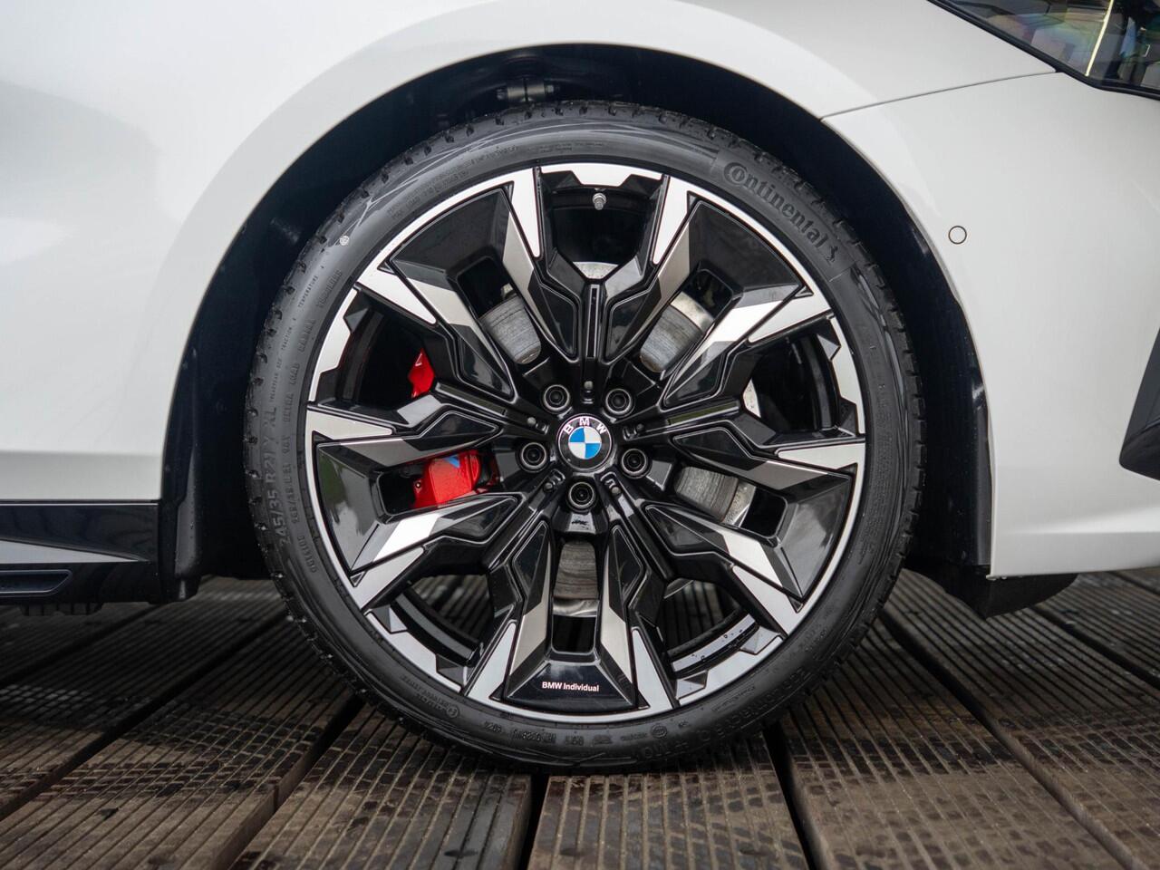 BMW 5-SERIE Touring 520i | M Sportpakket | M Sportpakket Pro | Innovation Pack | Travel Pack | Showroom Selection