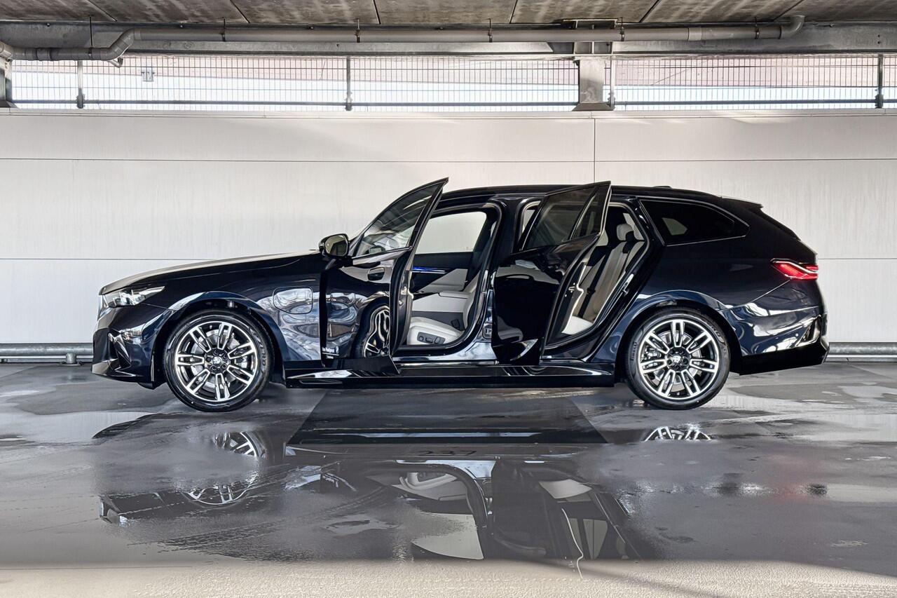 BMW 5-SERIE Touring 530e | M Sportpakket | Innovation Pack | Travel Pack | Comfort Pack | Trekhaak