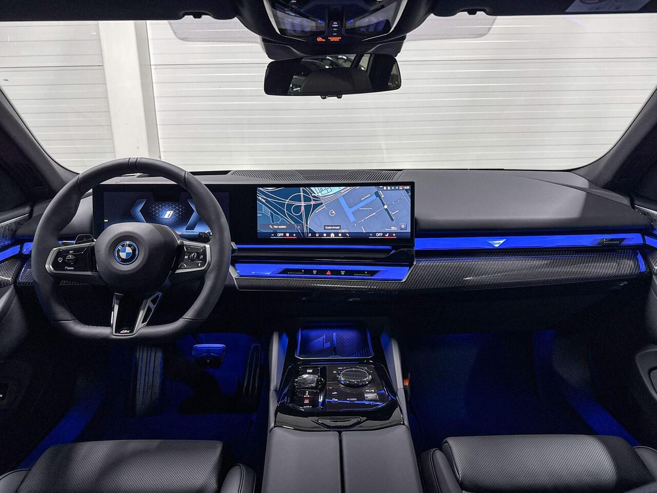 BMW 5-SERIE Touring 550e xDrive | M-Sport Pro | Travel Pack | Innovation Pack | Comfort Pack | Driving Assistant Professional | Parking Assistant Plus | Bowers&Wilkins | Comfort Access | Trekhaak