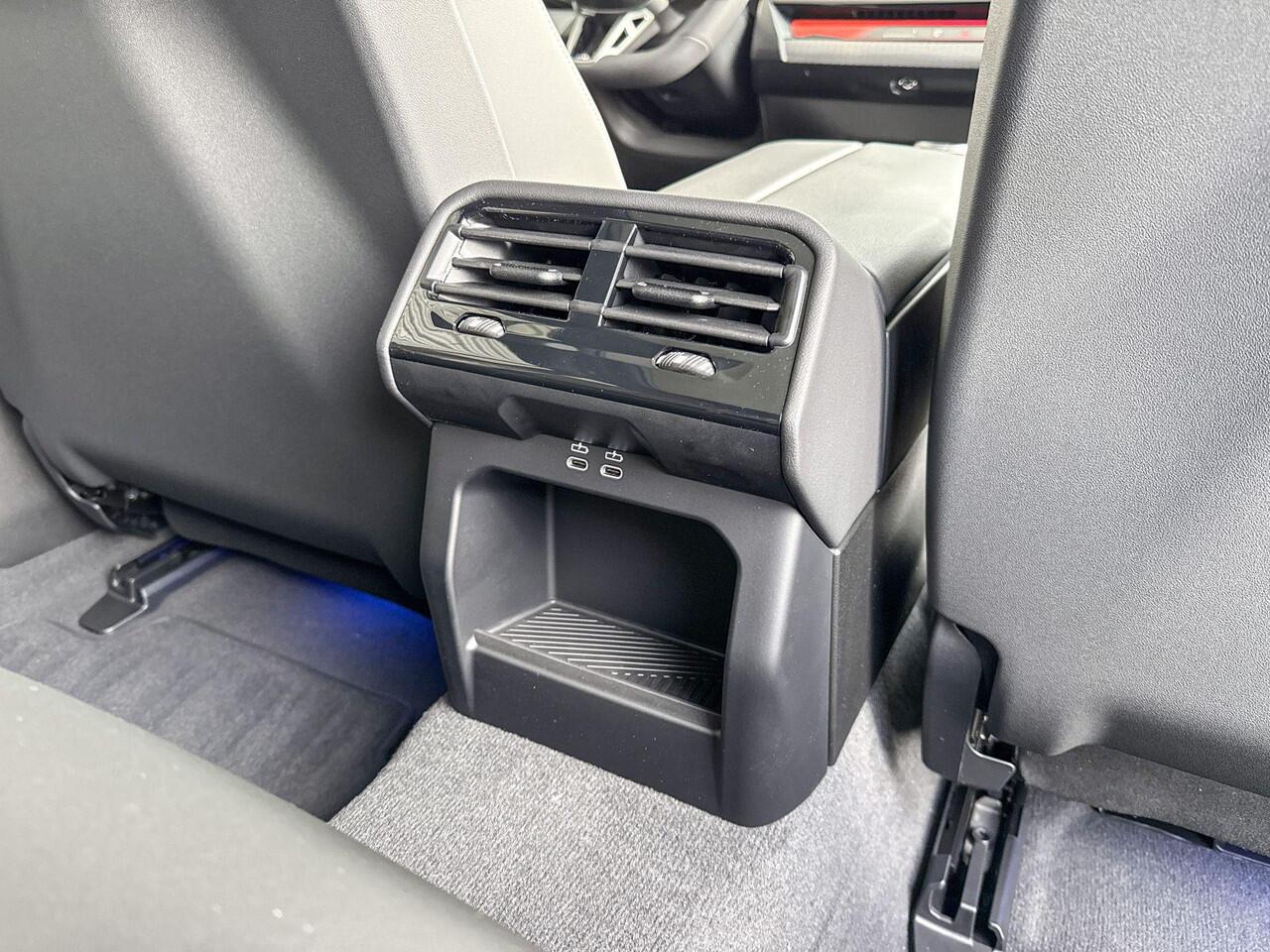 BMW 5-SERIE Touring 530e M Sportpakket Pro / Innovation Pack / Travel Pack / Trekhaak / Comfort Access / Panoramadak / Driving Assistant Plus / Harman-Kardon