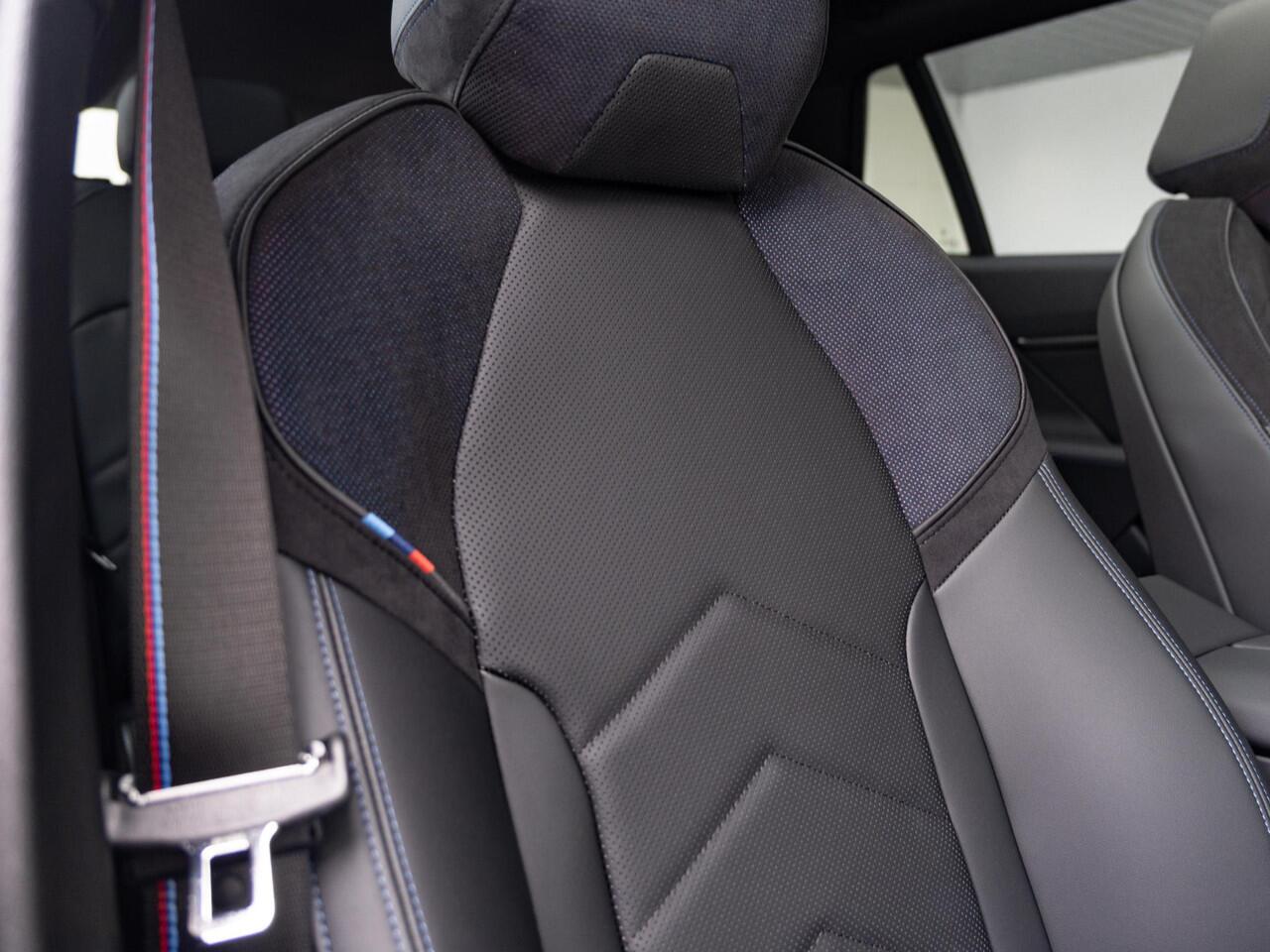 BMW 5-SERIE Touring 530e xDrive | M Sportpakket Pro | Innovation Pack | Stoelventilatie | Stuurwielrand verwarmd | Comfort Access | Panoramadak | Harman-Kardon | Trekhaak | Ekris Selection