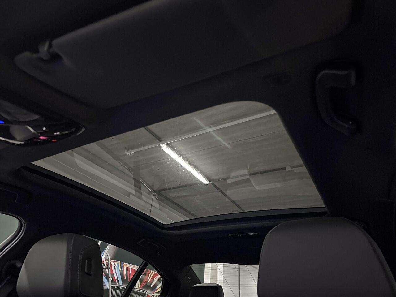 BMW 5-SERIE Sedan 530e | M-Sport Pro | Travel Pack | Comfort Pack | Driving Assistant Plus | Harman/Kardon | Panoramadak | Comfort Access