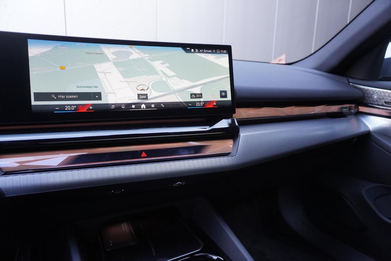 BMW 5-SERIE Sedan 530e M Sportpakket Pro | Trekhaak met elektrisch wegklapbare kogel | Bowers & Wilkins Surround Sound System | Driving Assistant Plus | Comfort Pack | Ekris Selection