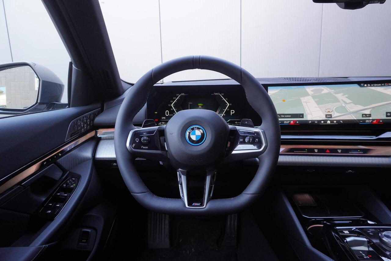 BMW 5-SERIE Sedan 530e M Sportpakket Pro | Trekhaak met elektrisch wegklapbare kogel | Bowers & Wilkins Surround Sound System | Driving Assistant Plus | Comfort Pack | Ekris Selection