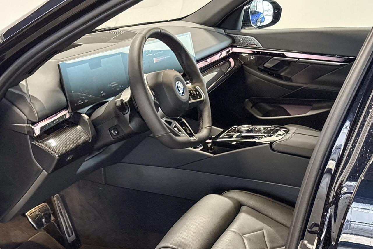 BMW 5-SERIE Touring 550e xDrive Innovation Pack M Sportpakket Pro Aut. - Beschikbaar vanaf: Mei 2026