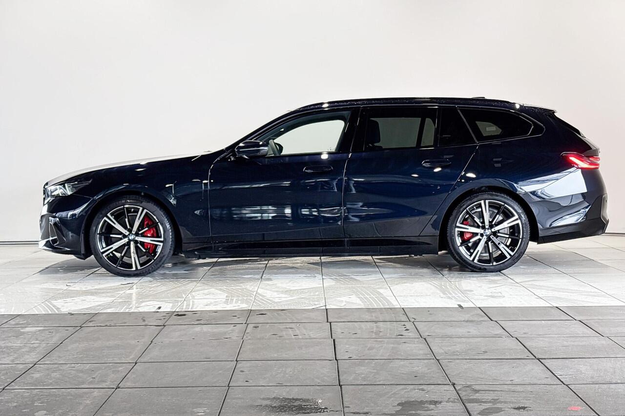 BMW 5-SERIE Touring 550e xDrive Innovation Pack M Sportpakket Pro Aut. - Beschikbaar vanaf: Mei 2026