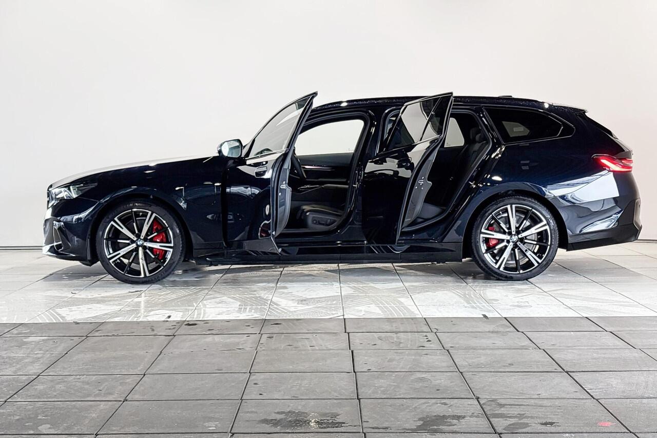 BMW 5-SERIE Touring 550e xDrive Innovation Pack M Sportpakket Pro Aut. - Beschikbaar vanaf: Mei 2026
