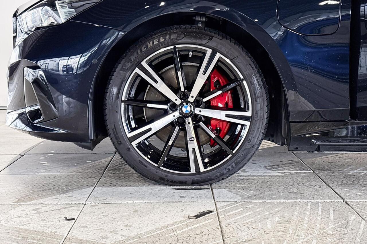 BMW 5-SERIE Touring 550e xDrive Innovation Pack M Sportpakket Pro Aut. - Beschikbaar vanaf: Mei 2026