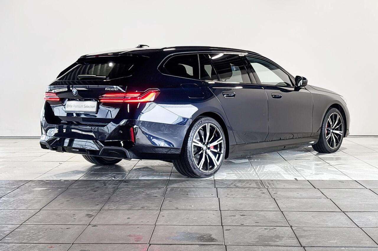 BMW 5-SERIE Touring 550e xDrive Innovation Pack M Sportpakket Pro Aut. - Beschikbaar vanaf: Mei 2026