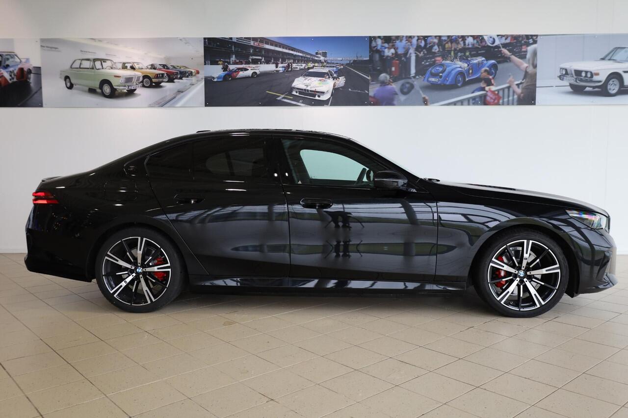 BMW 5-SERIE Sedan 530e M Sport Pro | Bowers & Wilkins | Panoramadak | Comfortstoelen | Ekris Selection