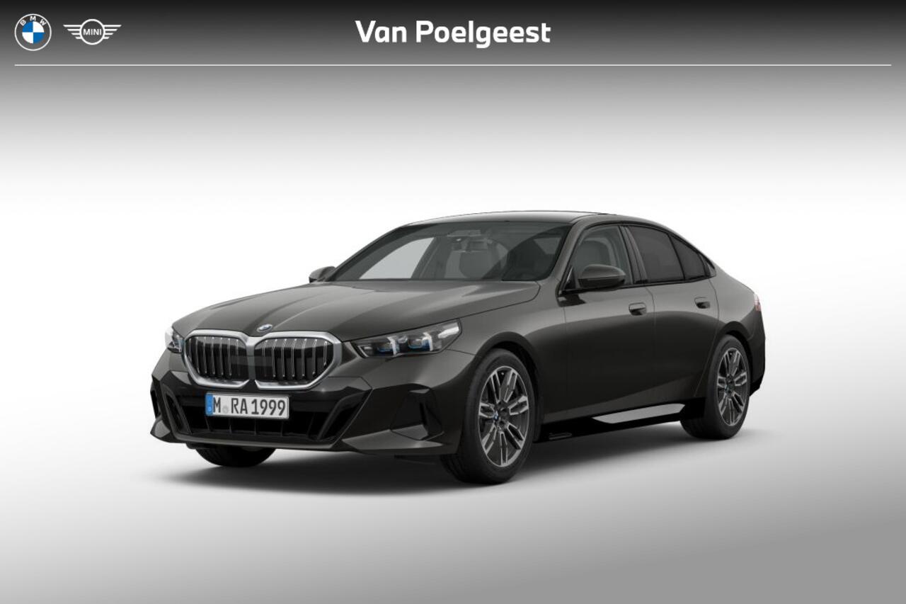 BMW 5-SERIE Sedan 520i | M Sportpakket | Travel Pack | Comfort Pack | Trekhaak