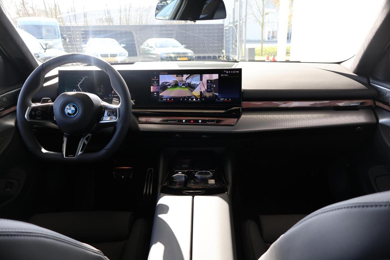 BMW 5-SERIE 530e M Sport Edition | M Sportpakket Pro | Travel Pack | Comfort Pack | Bowers & Wilkins | Innovation Pack | Panoramadak | Trekhaak