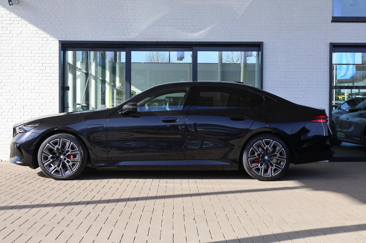 BMW 5-SERIE 530e M Sport Edition | M Sportpakket Pro | Travel Pack | Comfort Pack | Bowers & Wilkins | Innovation Pack | Panoramadak | Trekhaak
