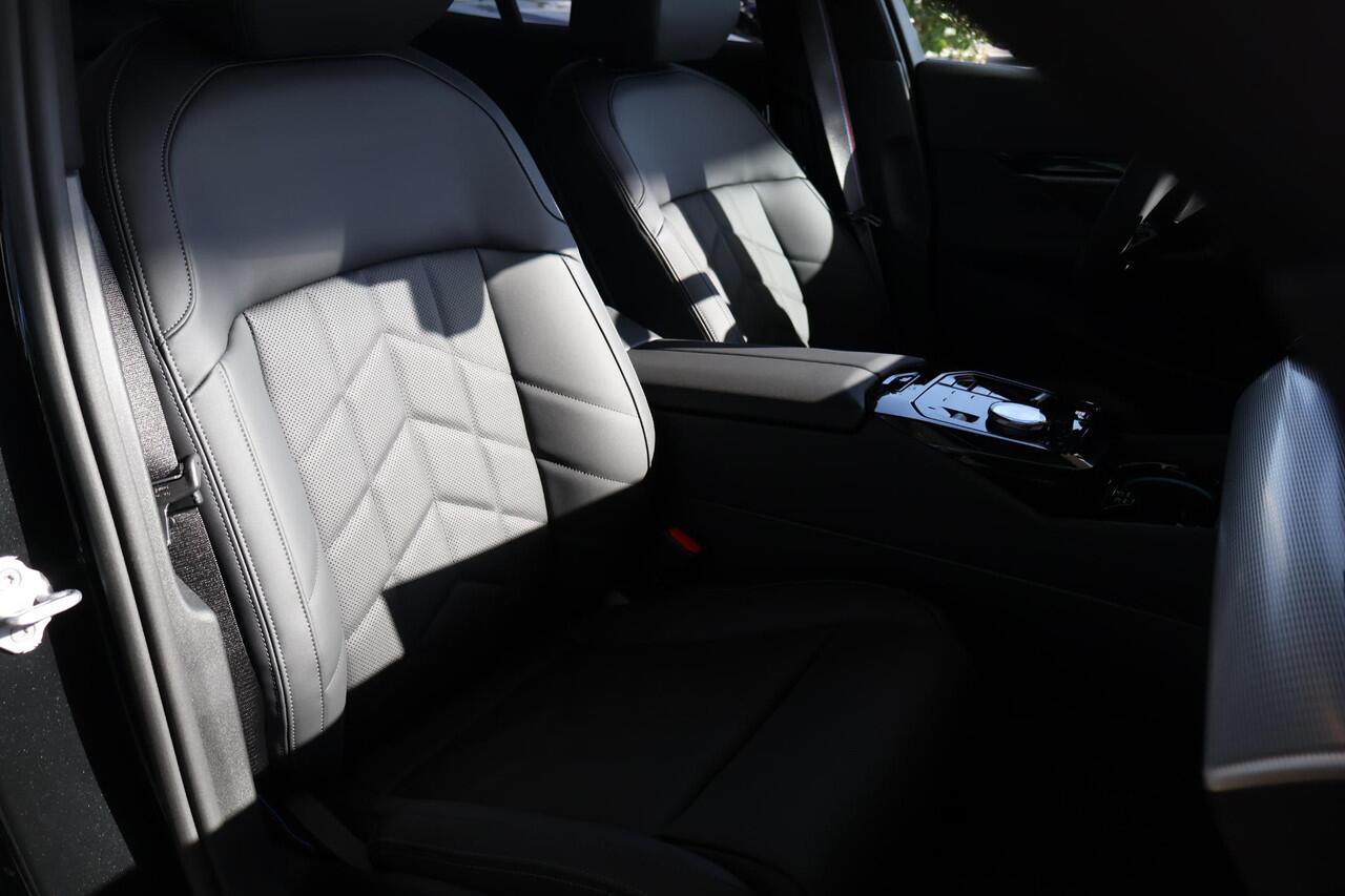 BMW 5-SERIE 530e M Sport Edition | M Sportpakket Pro | Travel Pack | Comfort Pack | Bowers & Wilkins | Innovation Pack | Panoramadak | Trekhaak