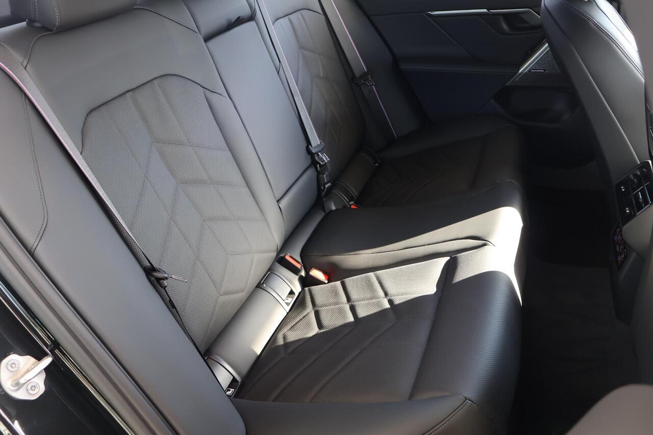 BMW 5-SERIE 530e M Sport Edition | M Sportpakket Pro | Travel Pack | Comfort Pack | Bowers & Wilkins | Innovation Pack | Panoramadak | Trekhaak