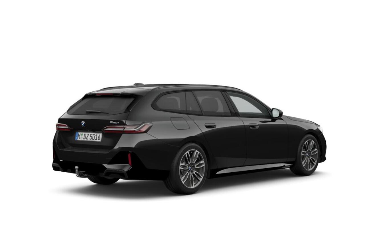 BMW 5-SERIE Touring 520i | M Sportpakket | Innovation Pack | Travel Pack | Comfort Pack | Trekhaak