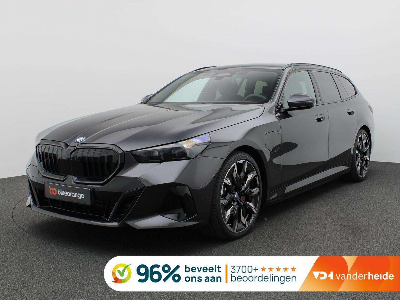 BMW 5-SERIE Touring 530e xDrive 299PK Aut. M-Sport, Panoramadak, Head-Up Display, Stoelverwarming & ventilatie, Bowers & Wilkins Audio, Elektr. Achterklep, Trekhaak, 21" LM Velgen