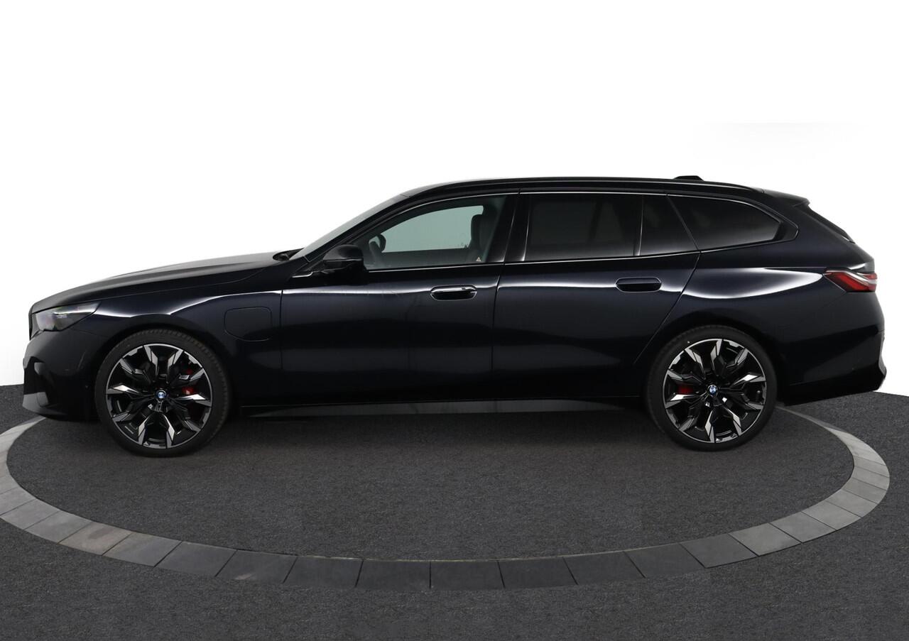 BMW 5-SERIE Touring 530e M Sport Edition | M Sportpakket Pro | Innovation Pack | Stoelventilatie | Trekhaak | Harman-Kardon | Driving Assistant Plus
