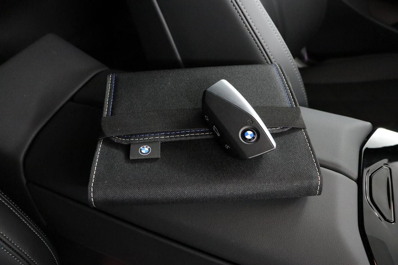 BMW 5-SERIE Touring 530e M Sport Edition | M Sportpakket Pro | Innovation Pack | Stoelventilatie | Trekhaak | Harman-Kardon | Driving Assistant Plus