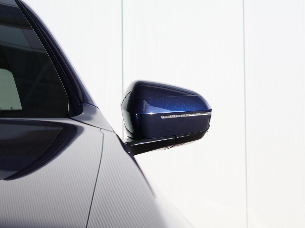BMW 5-SERIE 530e M Sport Edition | M Sportpakket Pro | Travel Pack | Comfort Pack | Bowers & Wilkins | Innovation Pack | Panoramadak | Trekhaak