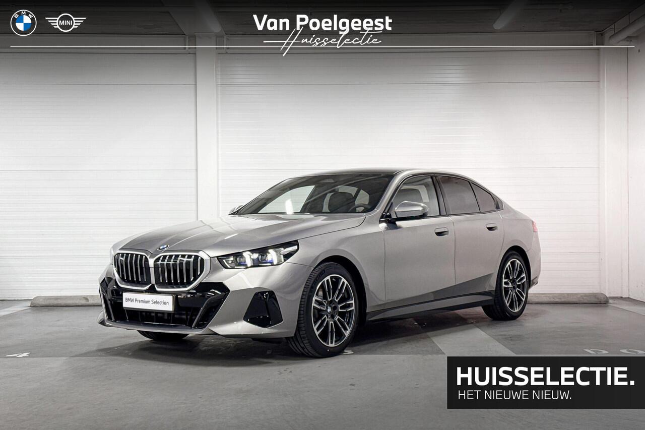 BMW 5-SERIE Sedan 520i | M-Sport | Travel Pack | Comfort Pack | Driving Assistant | Harman/Kardon | Panoramadak | Comfort Access | Huisselectie