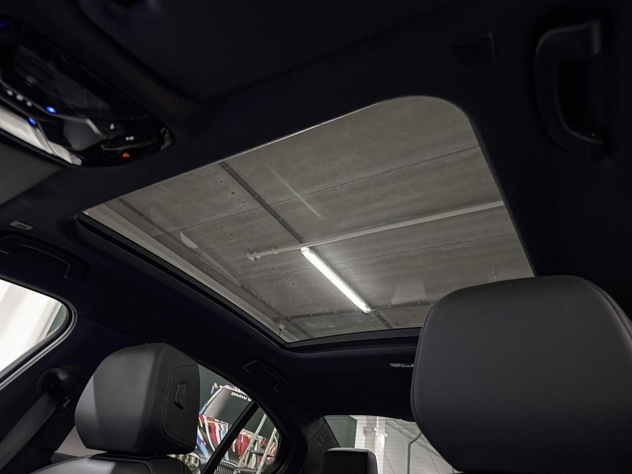 BMW 5-SERIE Sedan 520i | M-Sport | Travel Pack | Comfort Pack | Driving Assistant | Harman/Kardon | Panoramadak | Comfort Access | Huisselectie