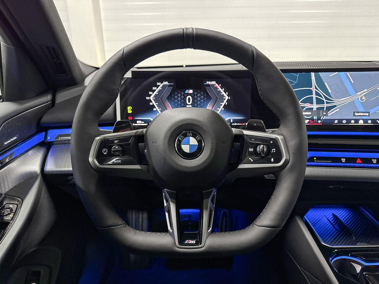 BMW 5-SERIE Sedan 520i | M-Sport | Travel Pack | Comfort Pack | Driving Assistant | Harman/Kardon | Panoramadak | Comfort Access | Huisselectie