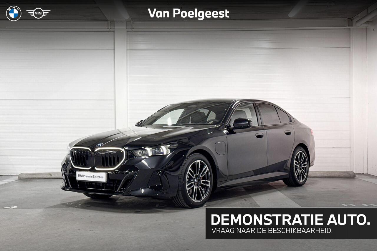 BMW 5-SERIE Sedan 530e | M-Sport Pro | Travel Pack | Innovation Pack | Comfort Pack | Driving Assistant Plus | Harman/Kardon | Panoramadak | Comfort Access |
