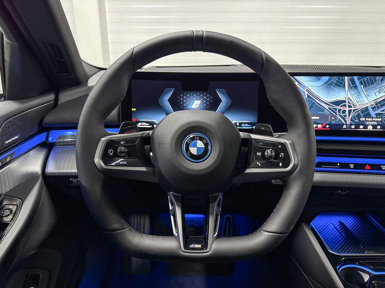 BMW 5-SERIE Sedan 530e | M-Sport Pro | Travel Pack | Innovation Pack | Comfort Pack | Driving Assistant Plus | Harman/Kardon | Panoramadak | Comfort Access |