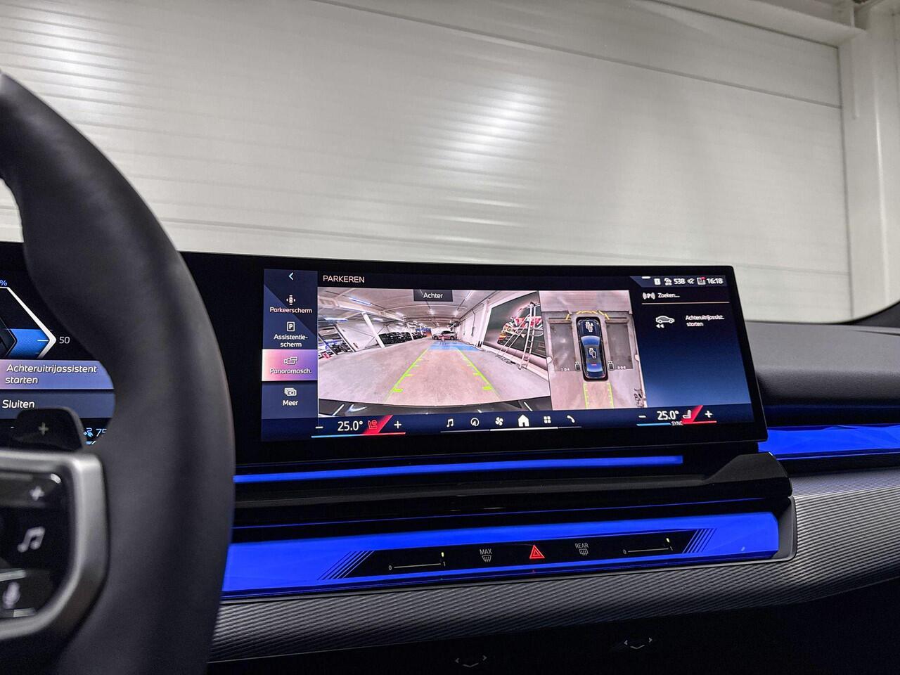 BMW 5-SERIE Sedan 530e | M-Sport Pro | Travel Pack | Innovation Pack | Comfort Pack | Driving Assistant Plus | Harman/Kardon | Panoramadak | Comfort Access |