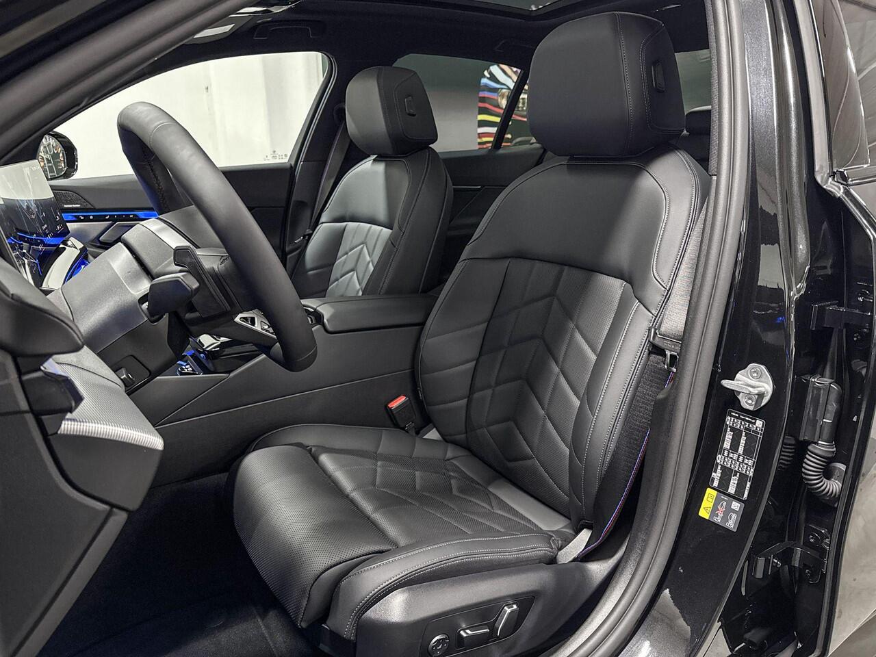 BMW 5-SERIE Sedan 530e | M-Sport Pro | Travel Pack | Innovation Pack | Comfort Pack | Driving Assistant Plus | Harman/Kardon | Panoramadak | Comfort Access |