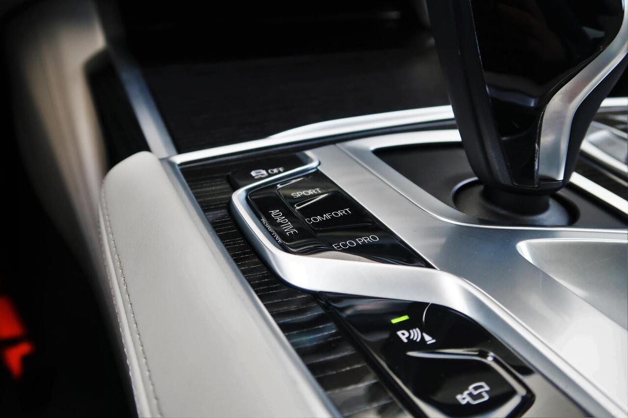 BMW 7-SERIE 740Ld xDrive High Executive M-PAKKET/ MASSAGE/ PANO/ DEALER OND/ VOL!