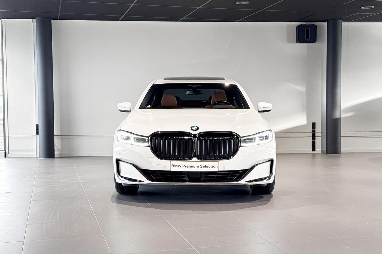 BMW 7-SERIE 750i xDrive High Executive | Glazen schuif-/kanteldak | Harman Kardon | Stoelventilatie |