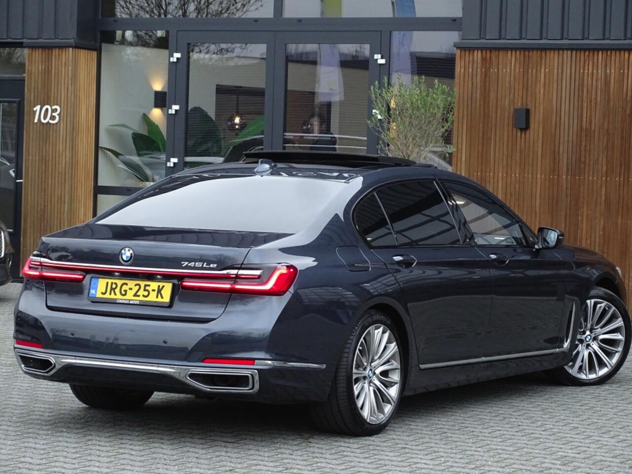 BMW 7-SERIE 745Le 394PK / Skylounge / B&W / Laser / M- Individual / 360°